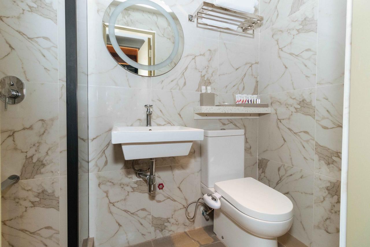 Reddoorz Premium Near Ust Hospital Hotel Манила Екстериор снимка