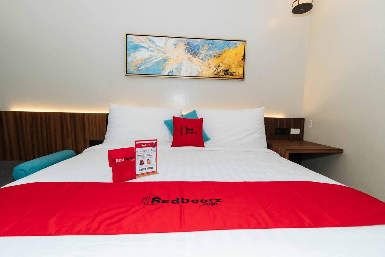 Reddoorz Premium Near Ust Hospital Hotel Манила Екстериор снимка