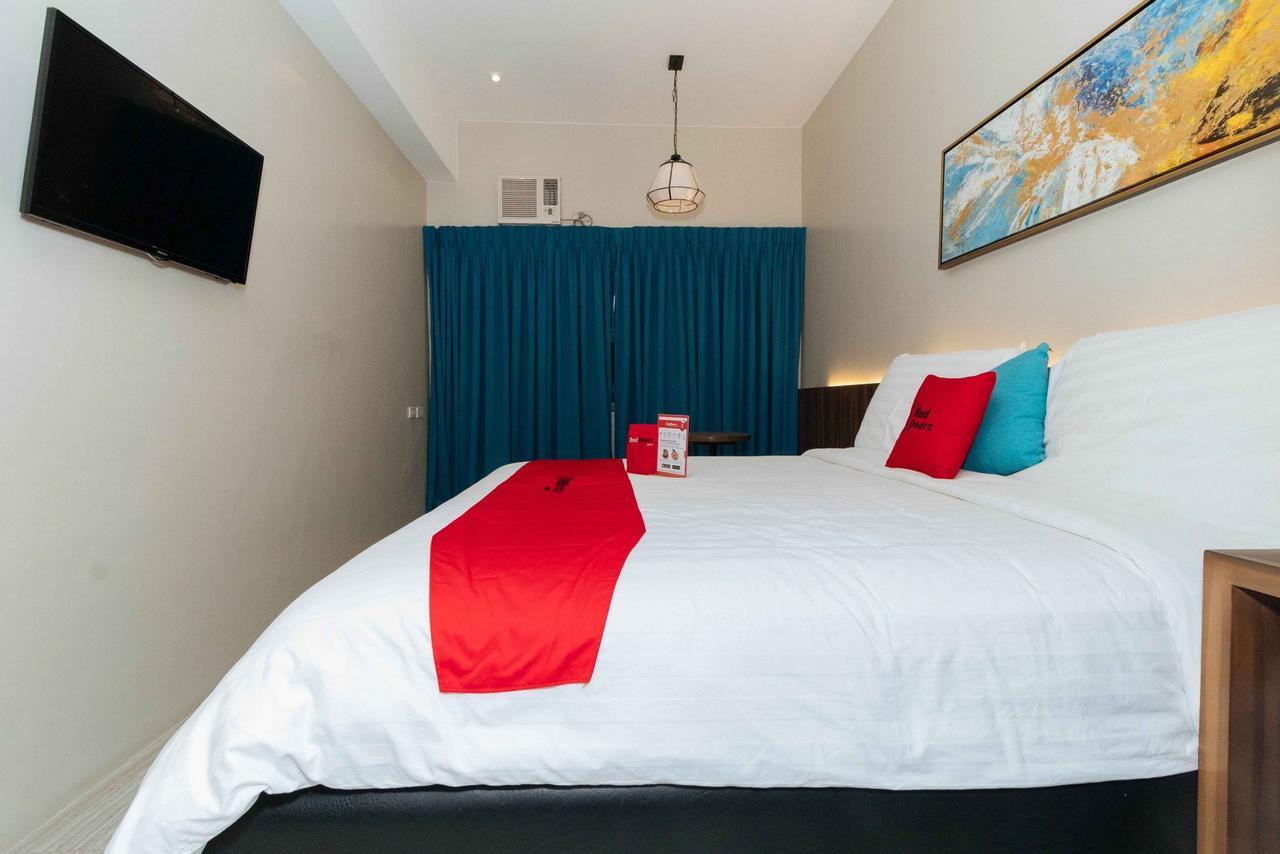 Reddoorz Premium Near Ust Hospital Hotel Манила Екстериор снимка